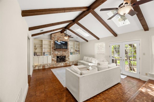 4836 TRAIL CREST CIR, Austin, TX 78735