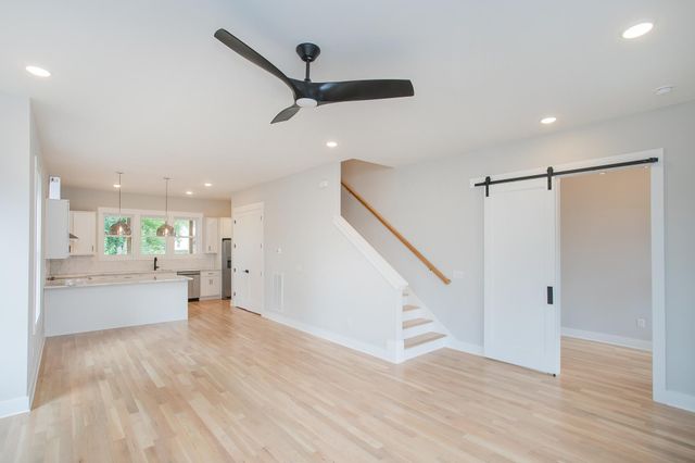 1611 Century St, Nashville, TN 37208