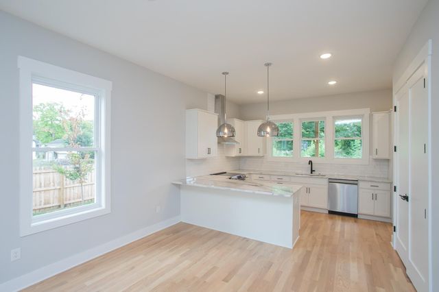 1611 Century St, Nashville, TN 37208