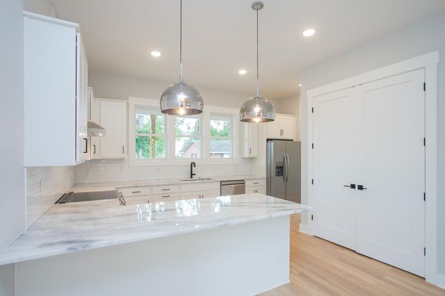 1611 Century St, Nashville, TN 37208