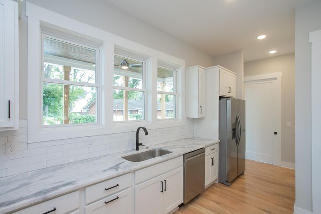 1611 Century St, Nashville, TN 37208