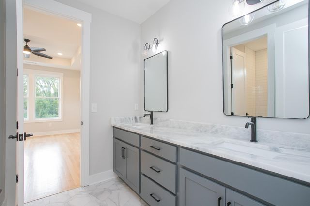 1611 Century St, Nashville, TN 37208