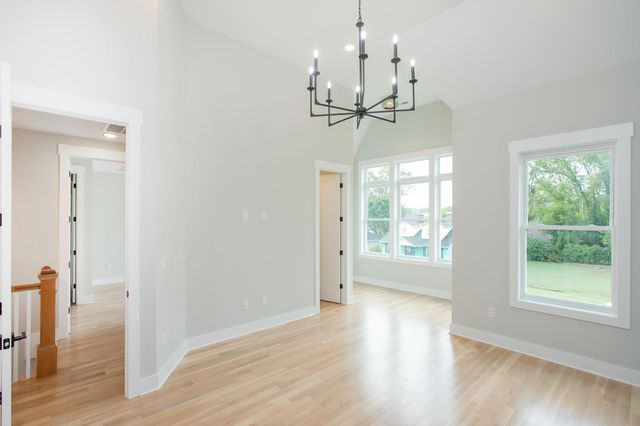 1611 Century St, Nashville, TN 37208