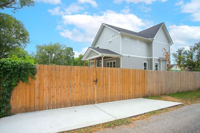 1611 Century St, Nashville, TN 37208