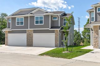 15321 Goldenrod Drive, Urbandale, IA 50323