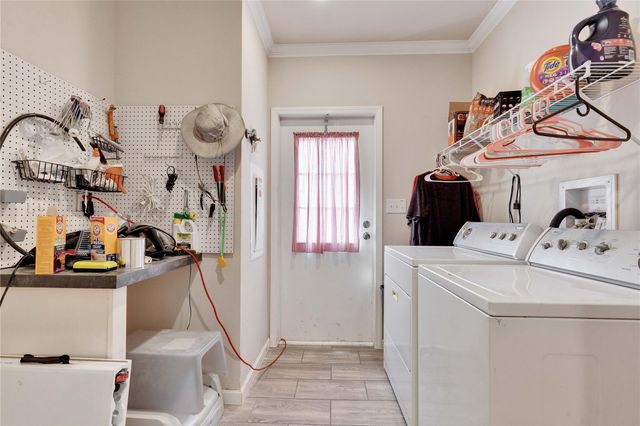 183 Alma LN, Niederwald, TX 78640