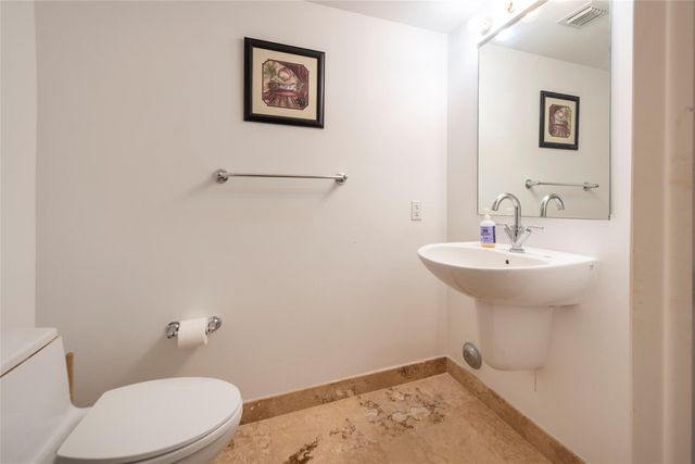 41 SE 5th Street 1315, Miami, FL 33131