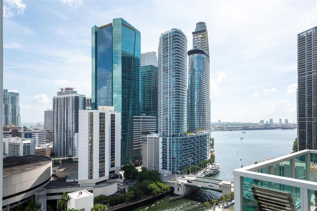 41 SE 5th Street 1315, Miami, FL 33131