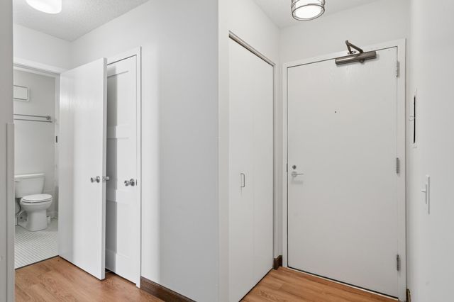 7600 Golden Valley Road 405, Golden Valley, MN 55427