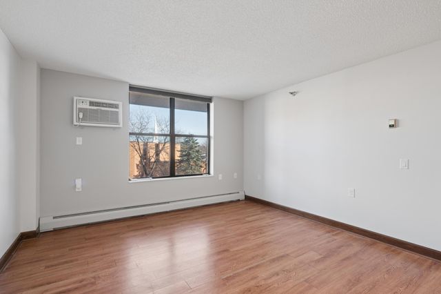 7600 Golden Valley Road 405, Golden Valley, MN 55427