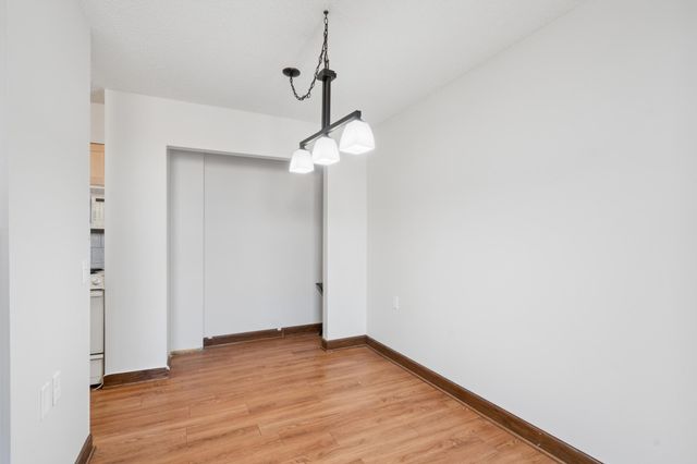 7600 Golden Valley Road 405, Golden Valley, MN 55427