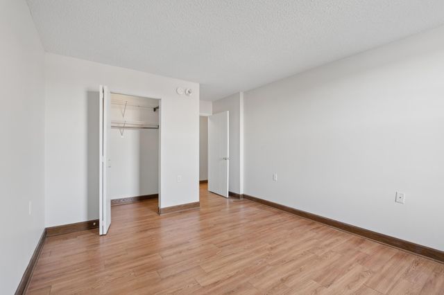 7600 Golden Valley Road 405, Golden Valley, MN 55427