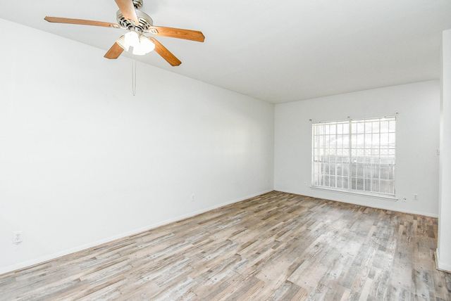 2626 Holly Hall Street 307, Houston, TX 77054