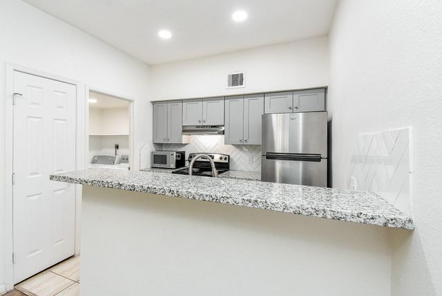 2626 Holly Hall Street 307, Houston, TX 77054