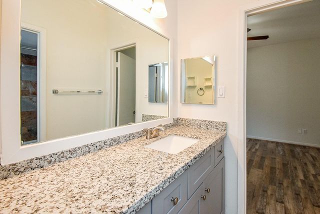 2626 Holly Hall Street 307, Houston, TX 77054