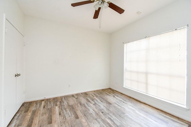 2626 Holly Hall Street 307, Houston, TX 77054