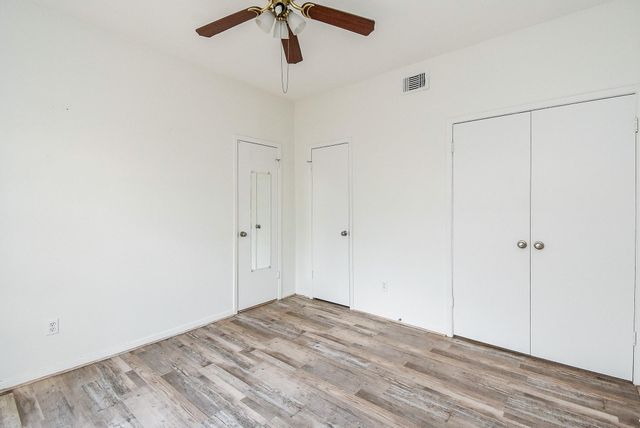 2626 Holly Hall Street 307, Houston, TX 77054
