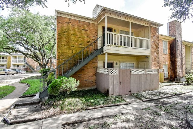 2626 Holly Hall Street 307, Houston, TX 77054