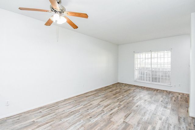 2626 Holly Hall Street 307, Houston, TX 77054
