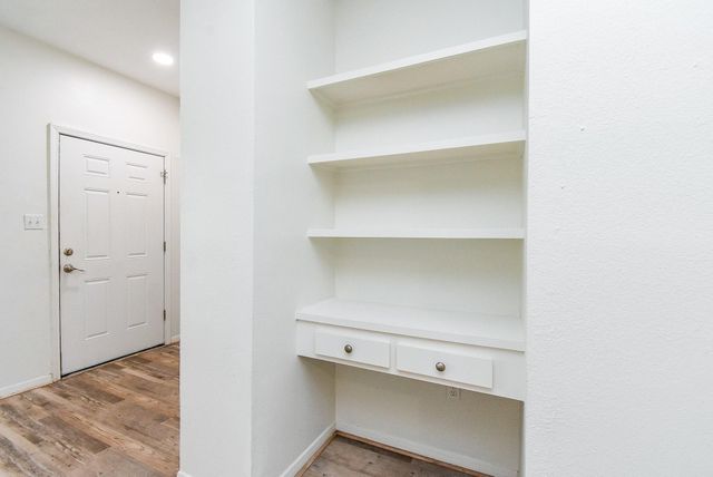 2626 Holly Hall Street 307, Houston, TX 77054