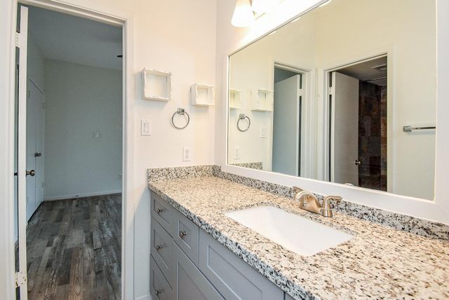 2626 Holly Hall Street 307, Houston, TX 77054