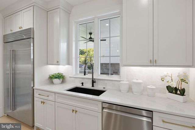 4 SEDGWICK LN, North Bethesda, MD 20852