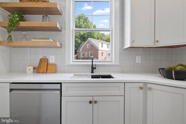 4 SEDGWICK LN, North Bethesda, MD 20852