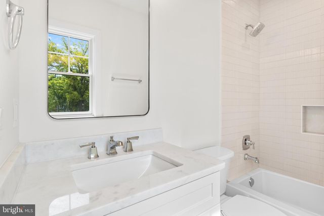 4 SEDGWICK LN, North Bethesda, MD 20852