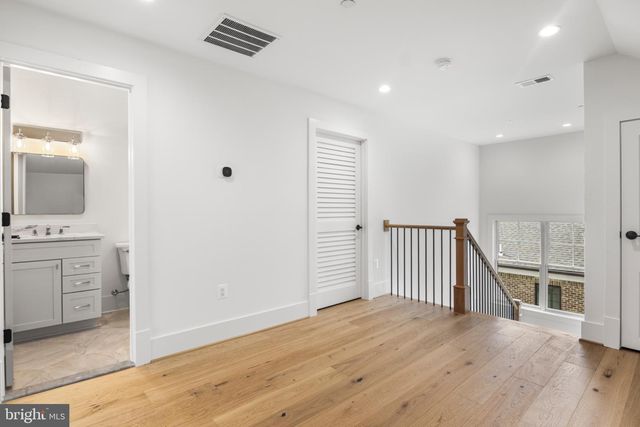 4 SEDGWICK LN, North Bethesda, MD 20852