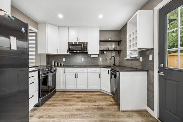 7522 Holly Hill Drive 2, Dallas, TX 75231