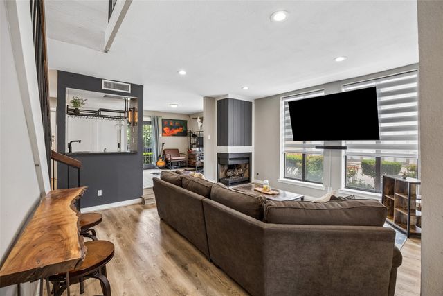 7522 Holly Hill Drive 2, Dallas, TX 75231