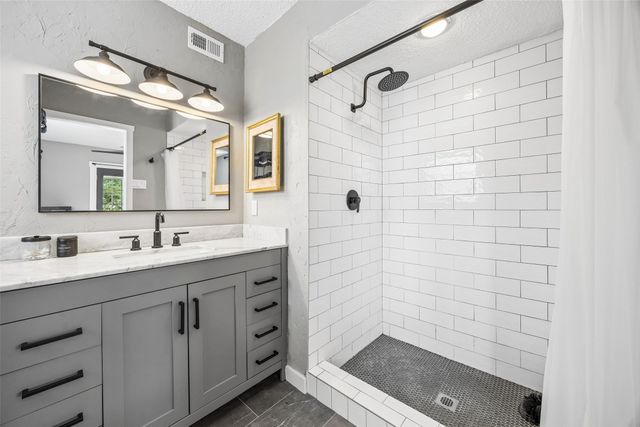 7522 Holly Hill Drive 2, Dallas, TX 75231