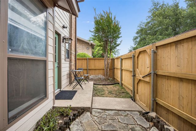 7522 Holly Hill Drive 2, Dallas, TX 75231