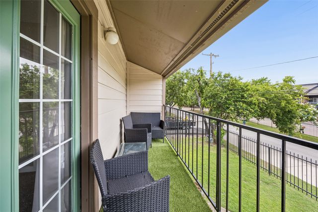 7522 Holly Hill Drive 2, Dallas, TX 75231
