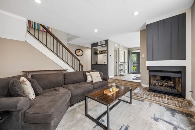 7522 Holly Hill Drive 2, Dallas, TX 75231
