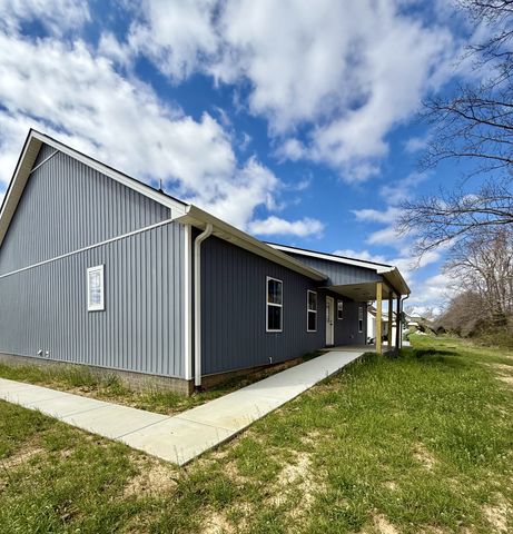 306 Cassie Dr, Lafayette, TN 37083