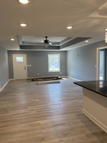 306 Cassie Dr, Lafayette, TN 37083