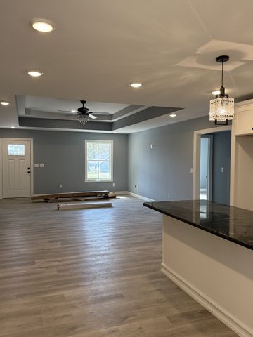 306 Cassie Dr, Lafayette, TN 37083