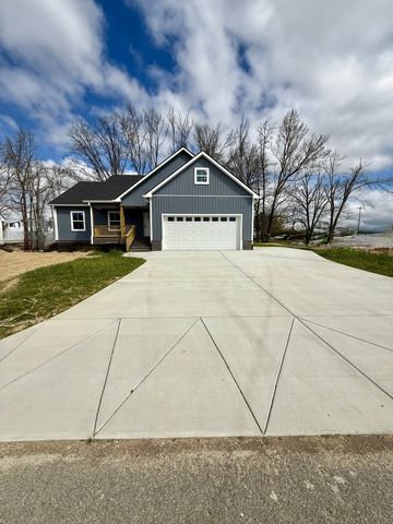 306 Cassie Dr, Lafayette, TN 37083