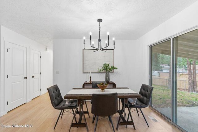 327 S Sandpiper Loop, Post Falls, ID 83854