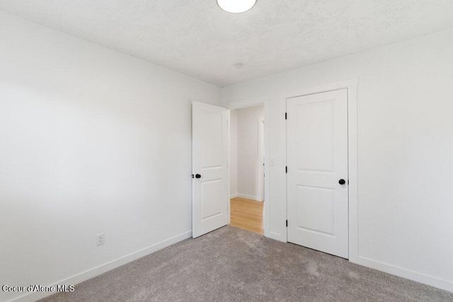 327 S Sandpiper Loop, Post Falls, ID 83854