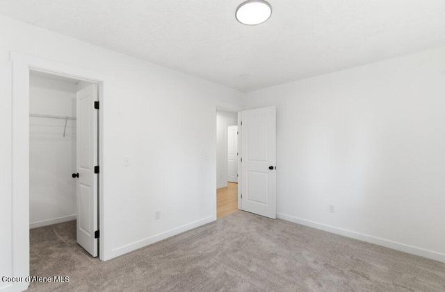 327 S Sandpiper Loop, Post Falls, ID 83854