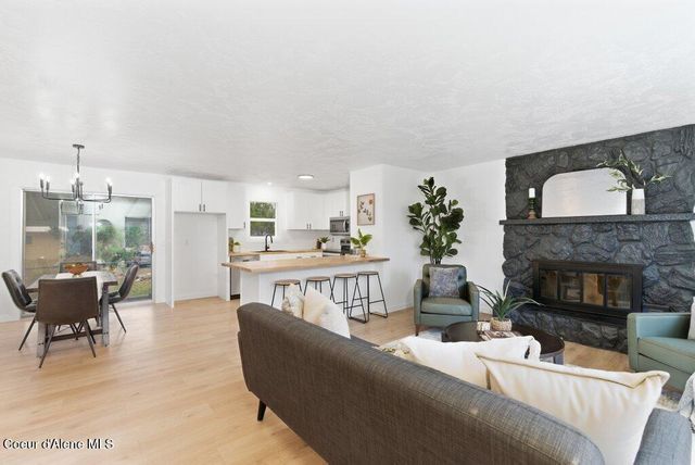 327 S Sandpiper Loop, Post Falls, ID 83854