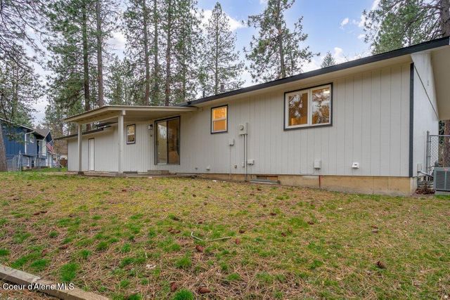 327 S Sandpiper Loop, Post Falls, ID 83854