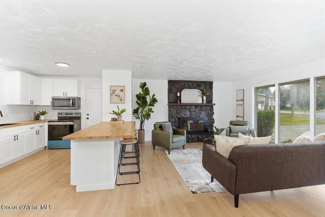 327 S Sandpiper Loop, Post Falls, ID 83854