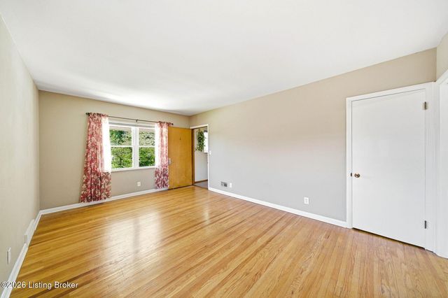 119 McArthur Dr, Louisville, KY 40207