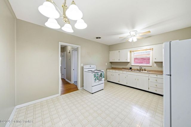 119 McArthur Dr, Louisville, KY 40207