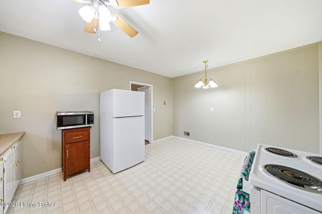 119 McArthur Dr, Louisville, KY 40207