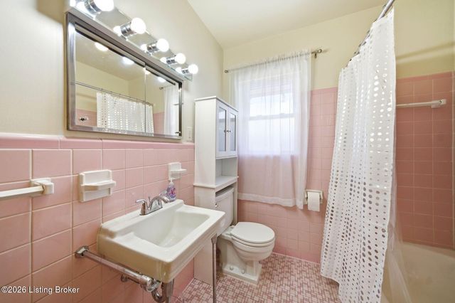119 McArthur Dr, Louisville, KY 40207