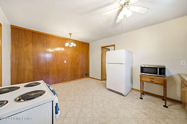 119 McArthur Dr, Louisville, KY 40207